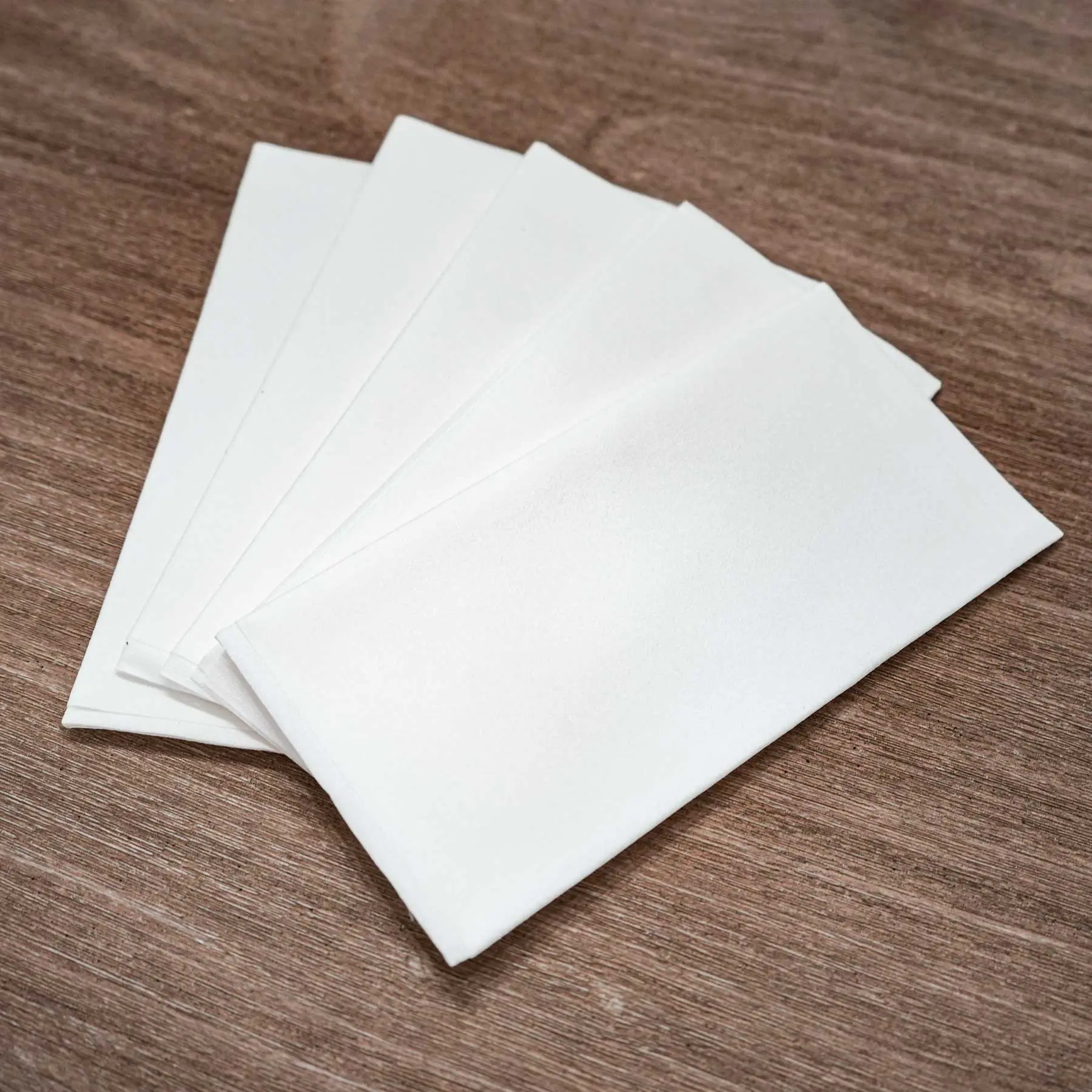 Servilletas Premium H.Q. 40x40 Cm. 1/8 Fold Blancas Bag 100 Un. - Imagen 4